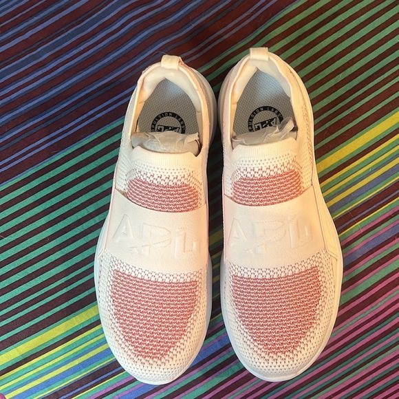 APL Shoes - APL TechBloom Bliss NWOT 🌸